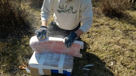 Lasikuitu vedetty ja sit vaan kovaa hiontaa