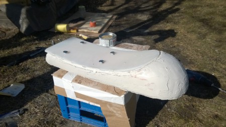 Kittiä päälle ja taas saa hioa.