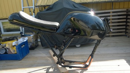 Itse suunniteltu penkki sopii yllättävän hyvin.