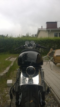 Uus takalokari sekä takavalo paikalla.